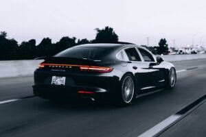 Profesionali autopatikra mechaniko dirbtuvėse